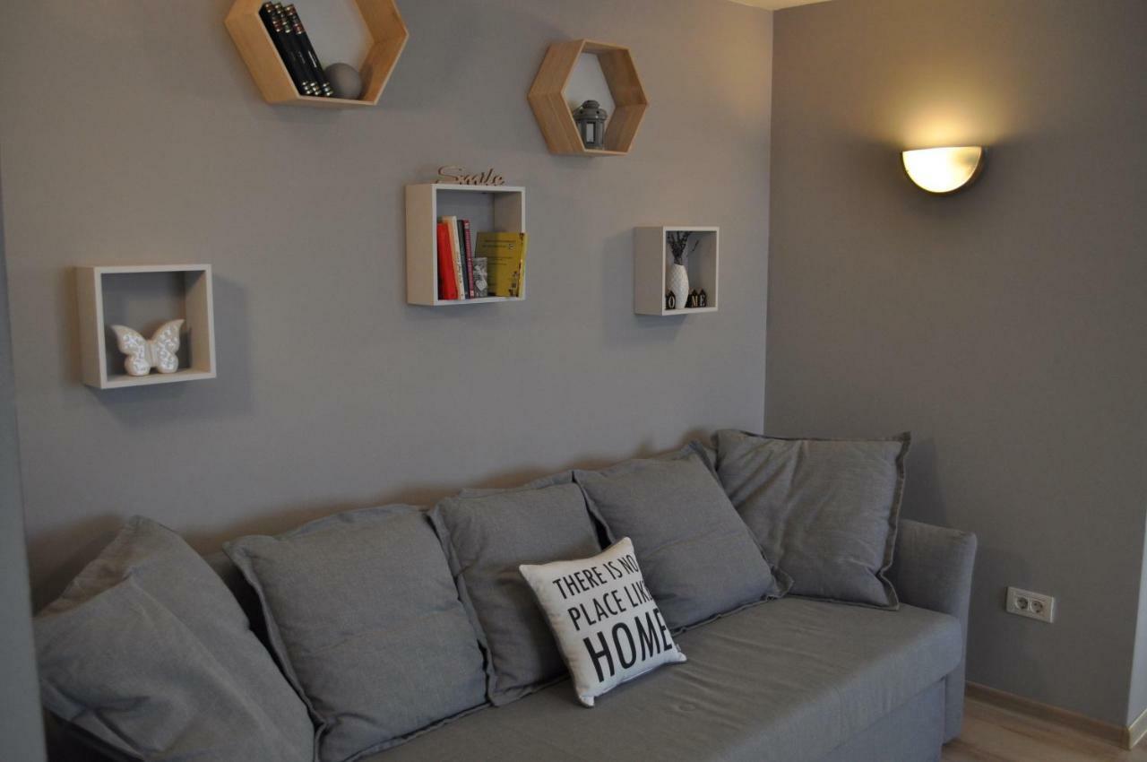 Sleep & Fly Apartment Отопень Екстер'єр фото